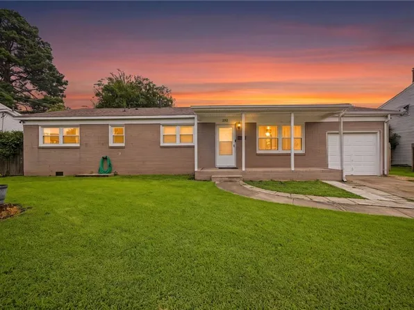 352 Gainsborough Rd, Virginia Beach, VA 23462