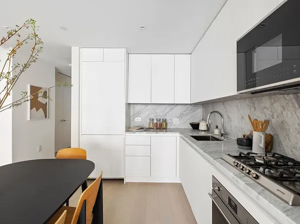 144 1st St #6G, Jersey City, NJ 07302