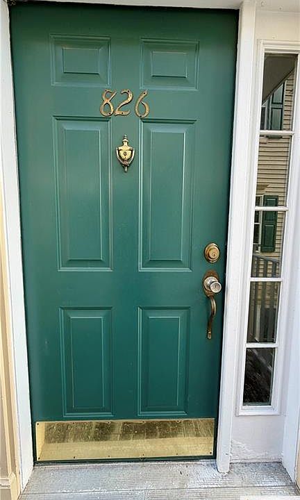 1st image of 826 Magnolia Ln