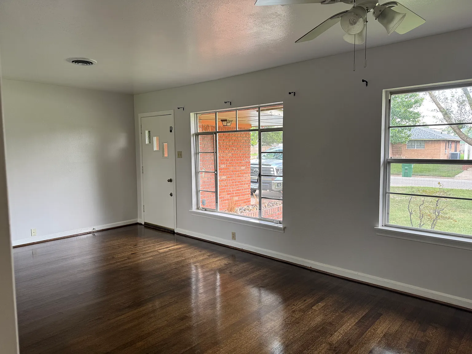 2 bed, 1200 sqft, $2,199 — Photo 4