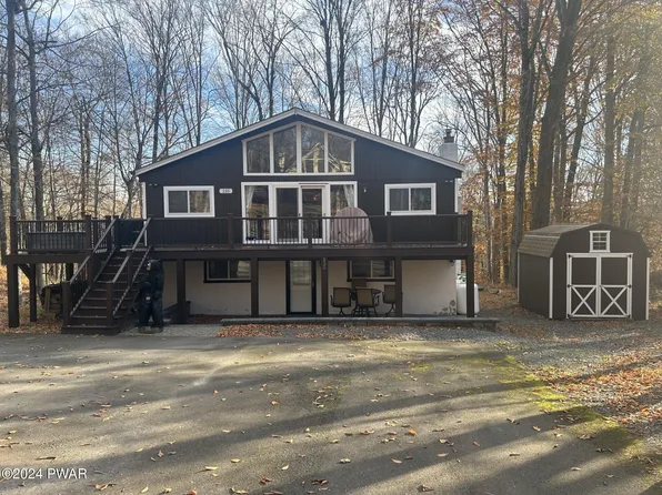 135 Timber Ridge Cir, Greentown, PA 18426