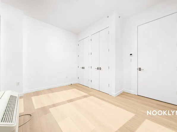 26-04 Jackson Avenue image 4 of 19