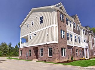 611 Commonwealth Dr, Yorktown, VA 23692