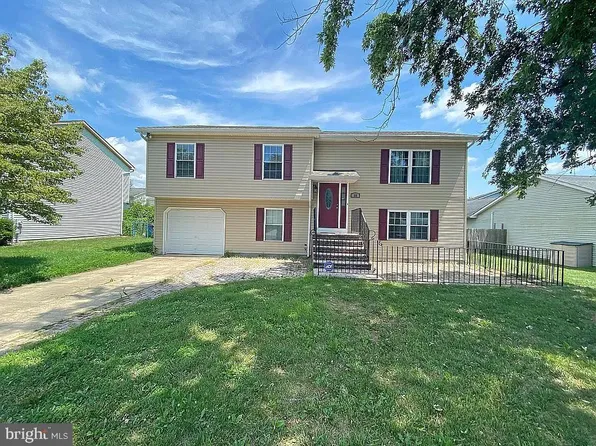 55 Castle Run Dr, Bear, DE 19701