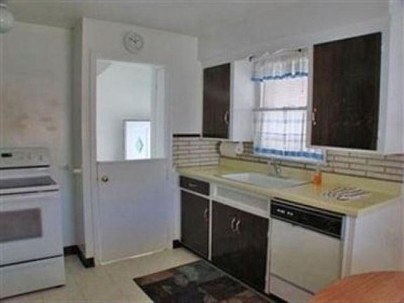 2nd image of 30040 Robert St