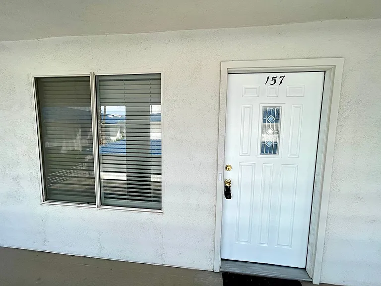 1800 Clubhouse Dr #157 — Photo 2
