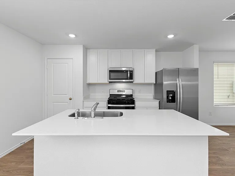 456 Sandringham Loop — Photo 28