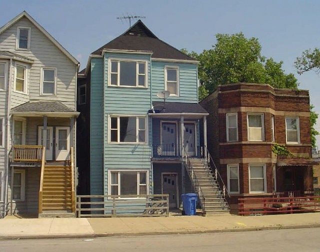 2nd image of 3050 E 93rd St