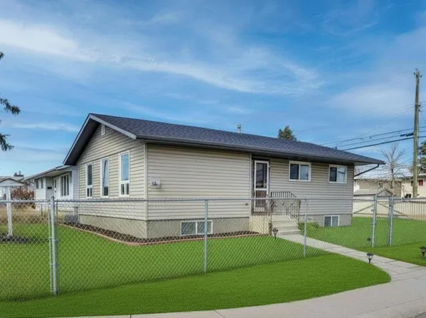 1004 E Penrith Cres SE, Calgary, AB T2A 2H7