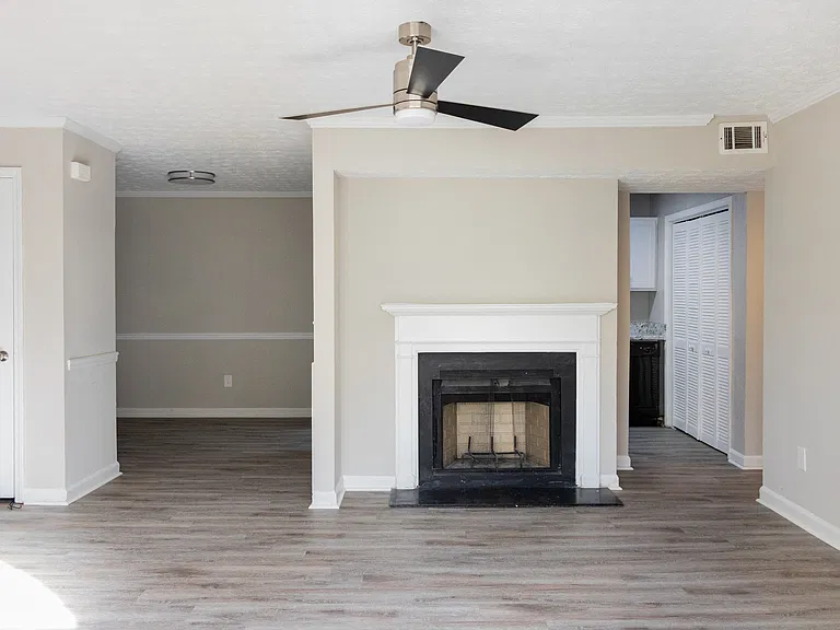Twin Springs Apartments — Photo 18