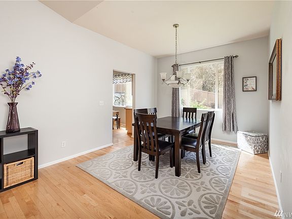 Formal dining room off kitchen