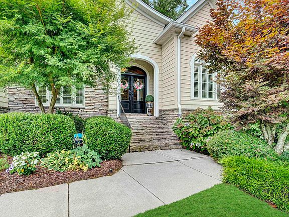 4th image of 706 Ladykirk Ln
