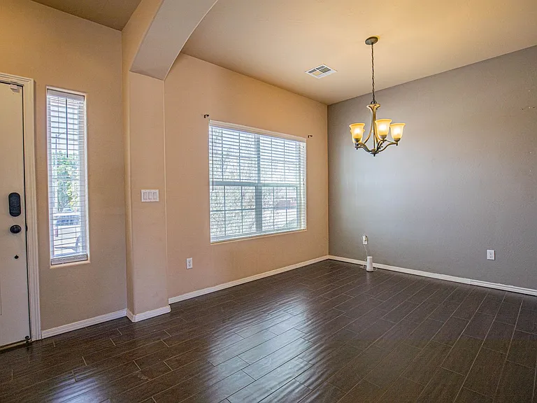 1501 Galway Dr — Photo 8