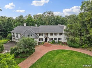 11 Woodfield Ln, Saddle River, NJ 07458