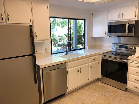 4th image of 1744 Saint Andrews Dr
