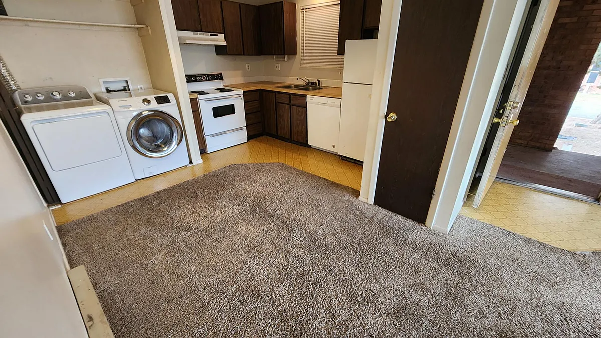 Building Photo - 1734 Azalea Dr #4