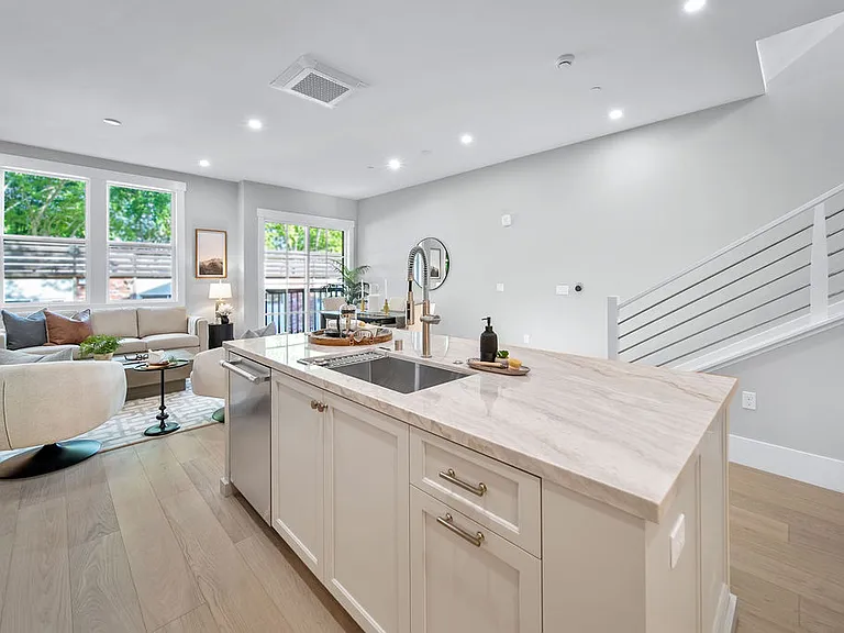 600 Hartz Ave #103 — Photo 4