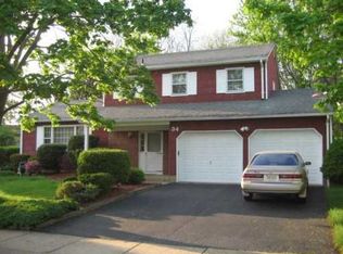 34 Bennington Dr, Edison, NJ