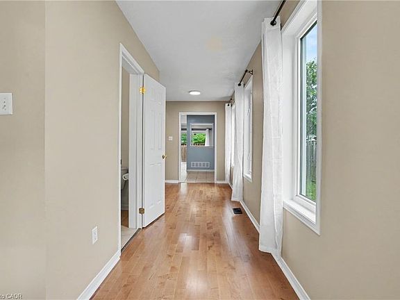 4th image of 238 Blackburn Dr