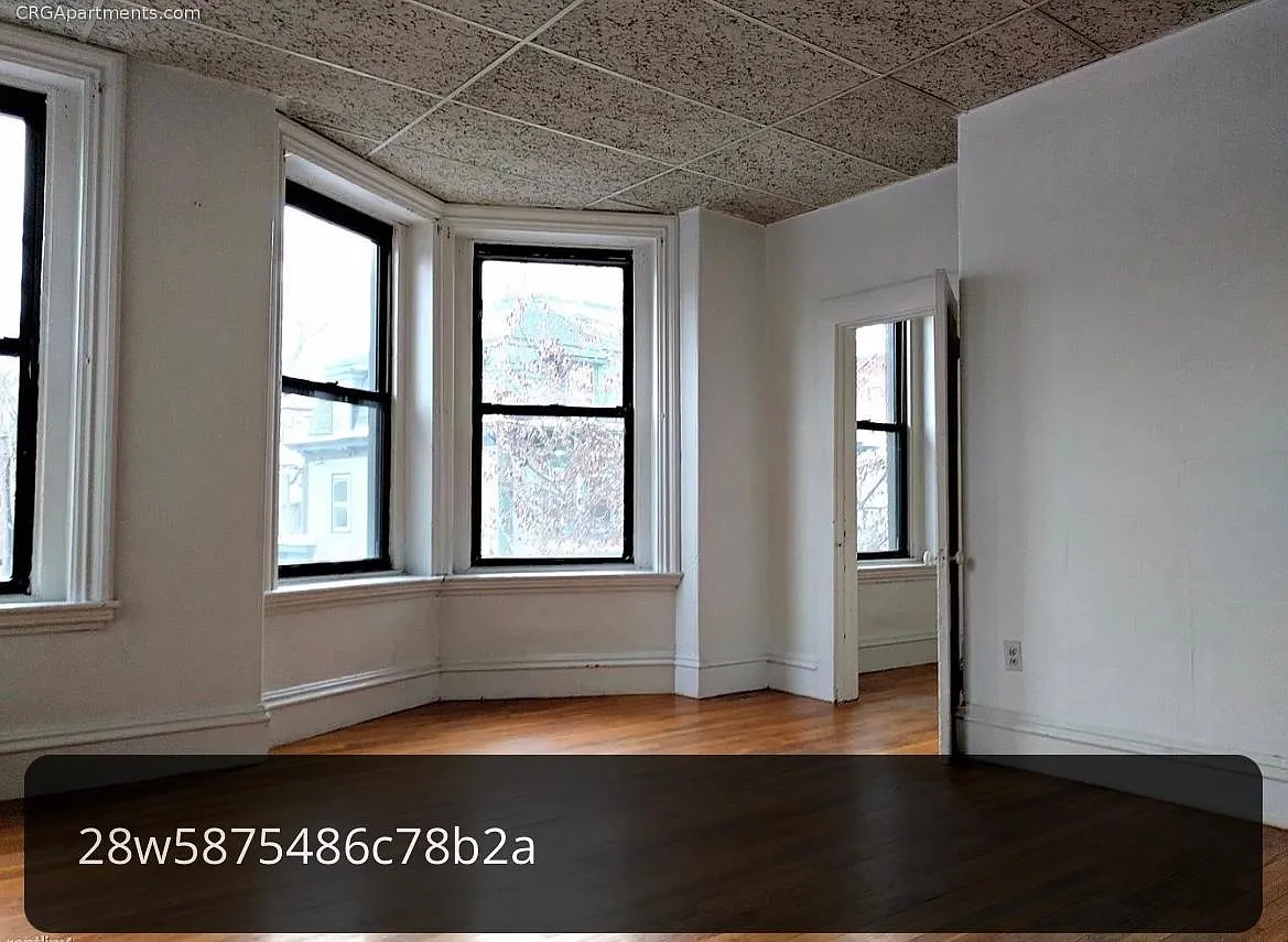 3 bed, 950 sqft, $2,900 — Photo 2