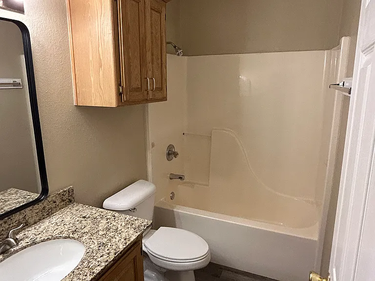 1080 Grinnel Cir #B — Photo 8