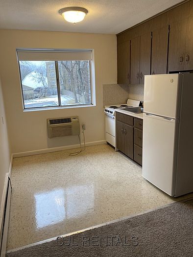 2nd image of 15 Piggott Rd APT 19