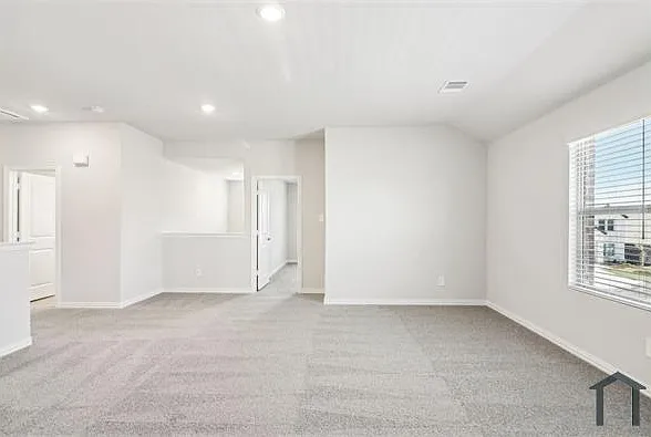 701 Easthill Dr — Photo 24