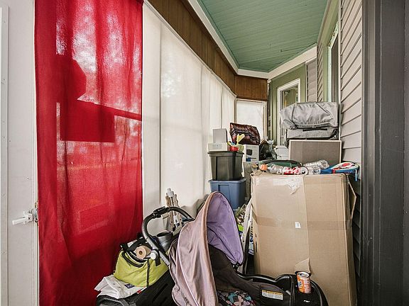 5th image of 852 Jessamine Ave E