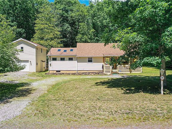 3rd image of 74 Lake Dr
