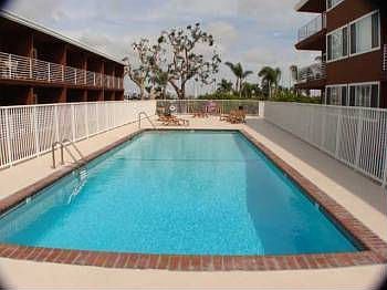 5th image of 1021 Scott St APT 142