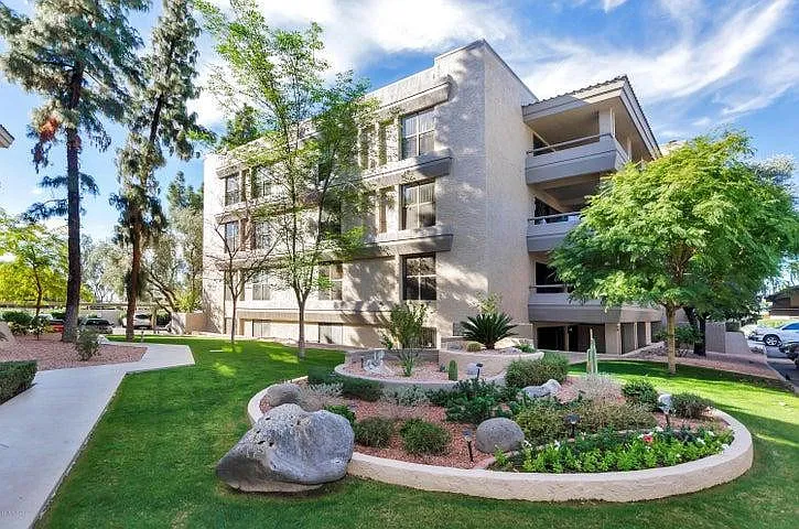 2 bed, 2.0 bath, 1319 sqft, $2,500 — Photo 4