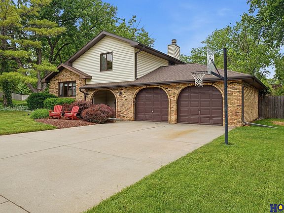 5th image of 6500 Applewood Dr