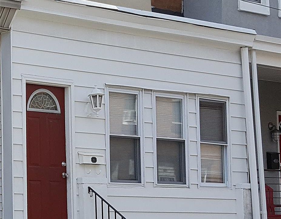 1st image of 2512 E Oakdale St