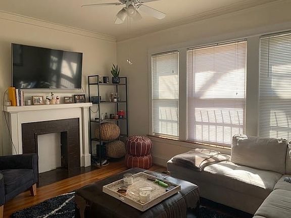2nd image of 1958 W Leland Ave APT 1