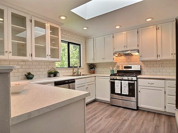 5th image of 5321 25th Ave NW