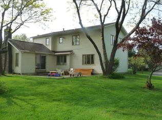 2 Ithaca Dr, Pittsford, NY 14534