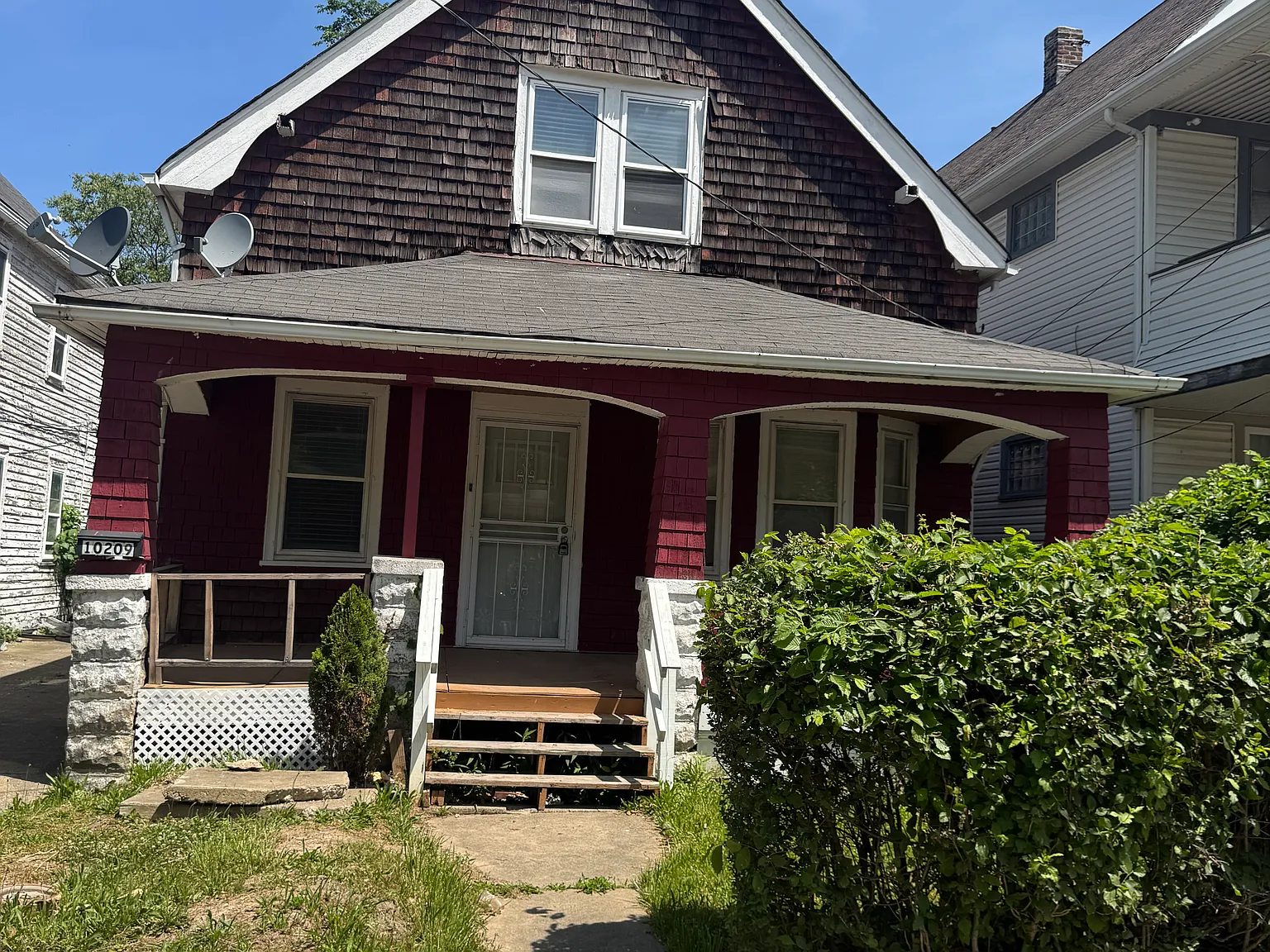 4 bed, $1,300 — Photo 1