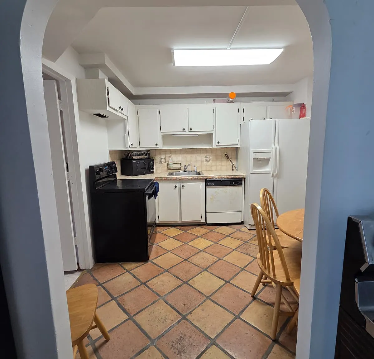 2 bed, 1087 sqft, $2,700 — Photo 2