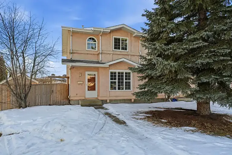 2 Davis Close #2 — Photo 1
