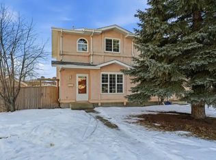 2 Davis Close #2, Red Deer, AB T4R2L4