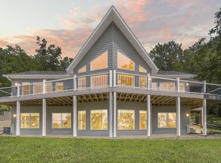 290 Foxtrail Dr, Branson West, MO 65737