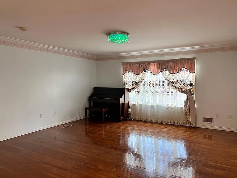 420 William St #1 — Photo 2
