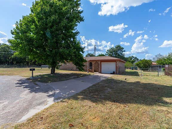 2nd image of 1714 Locksley Ct