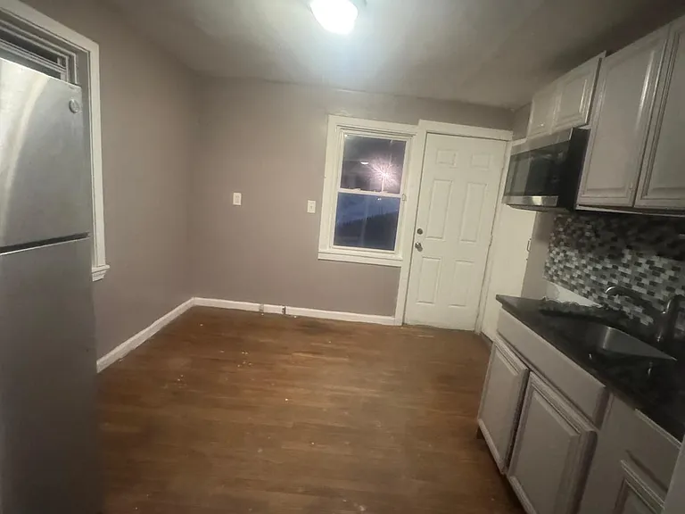 28-30 Wake St #1 — Photo 3