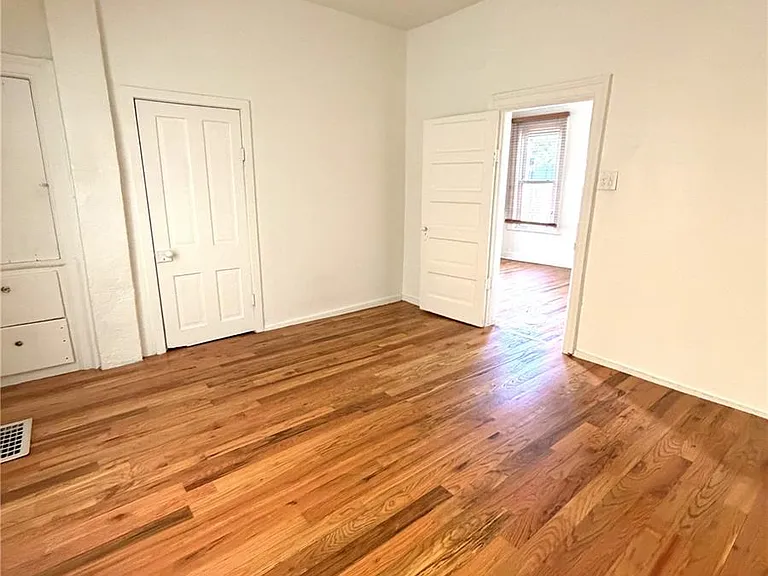 2136 N Lafayette St — Photo 10