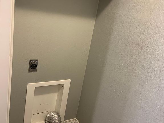 5th image of 249 Sunny Ln