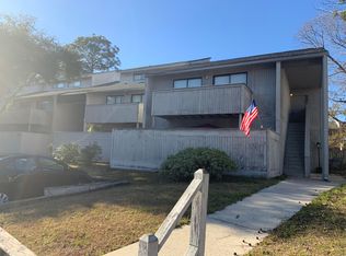 408 Greenmeadow Dr, Goose Creek, SC 29445