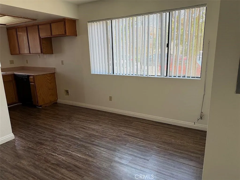 2 bed, 2.5 bath, 1100 sqft, $2,500 — Photo 4