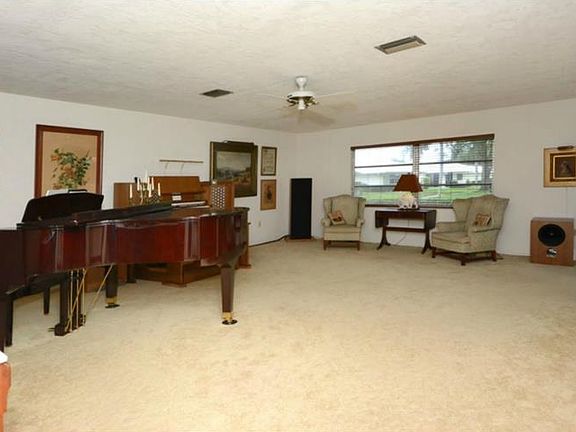 3rd image of 3678 Medford Ln