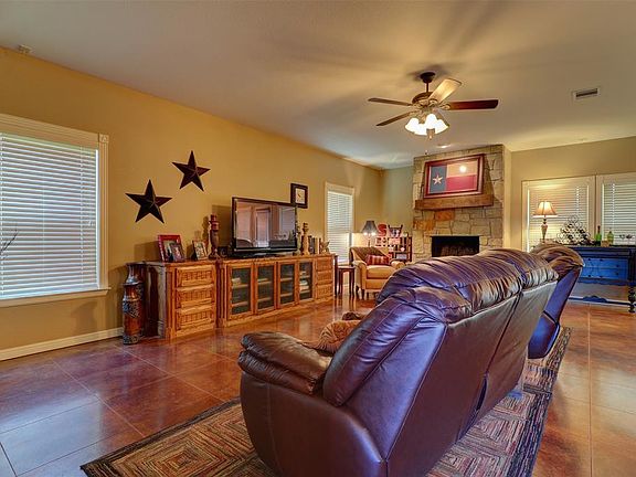 4th image of 44158 Whisperwood Dr